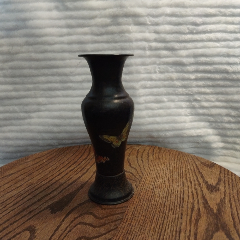 Butterfly Vase - Picture 2 of 6